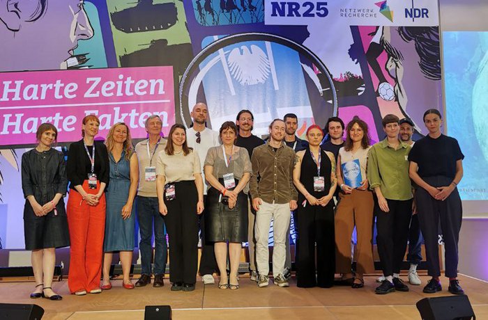Zu sehen sind die 2025 vom Netzwerk Klimajournalismus Deutschland ausgezeichneten Preisträger:innen.