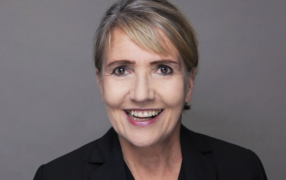 Porträtbild von Simone Peter