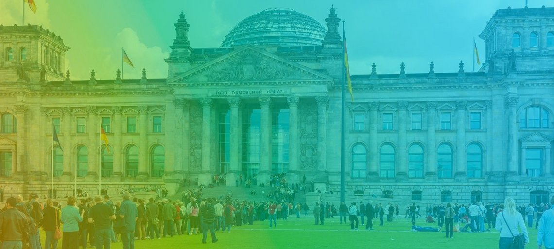 Eingefärbtes Foto des deutschen Bundestags