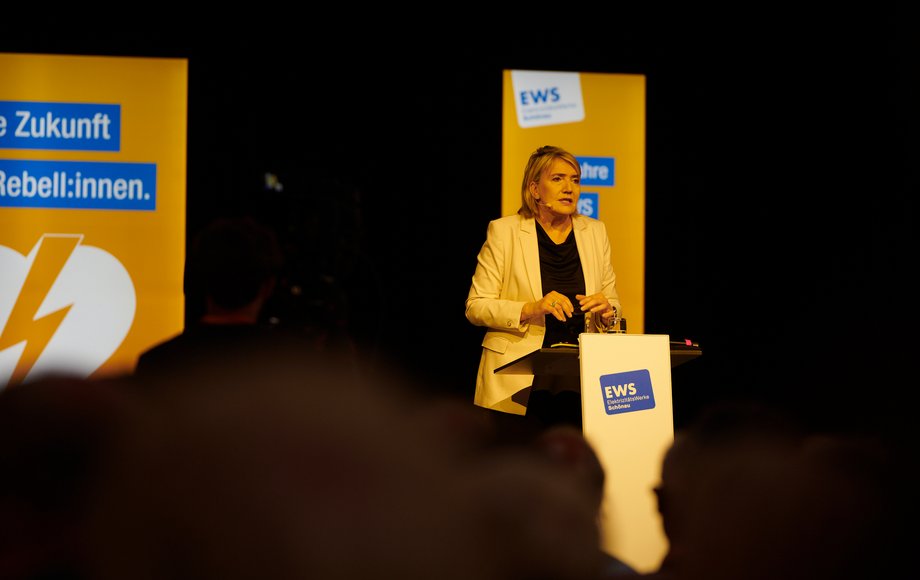 Simone Peter bei ihrer Rede auf dem Schönauer Stromseminar