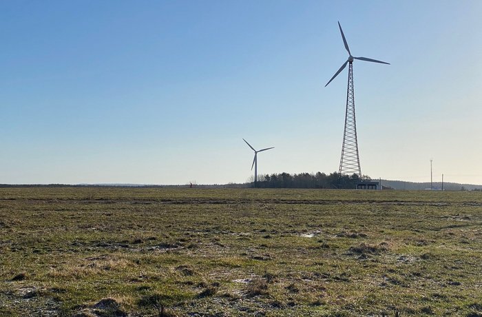 Zwei Windräder