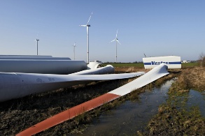 Montage einer Windkraftanlage 