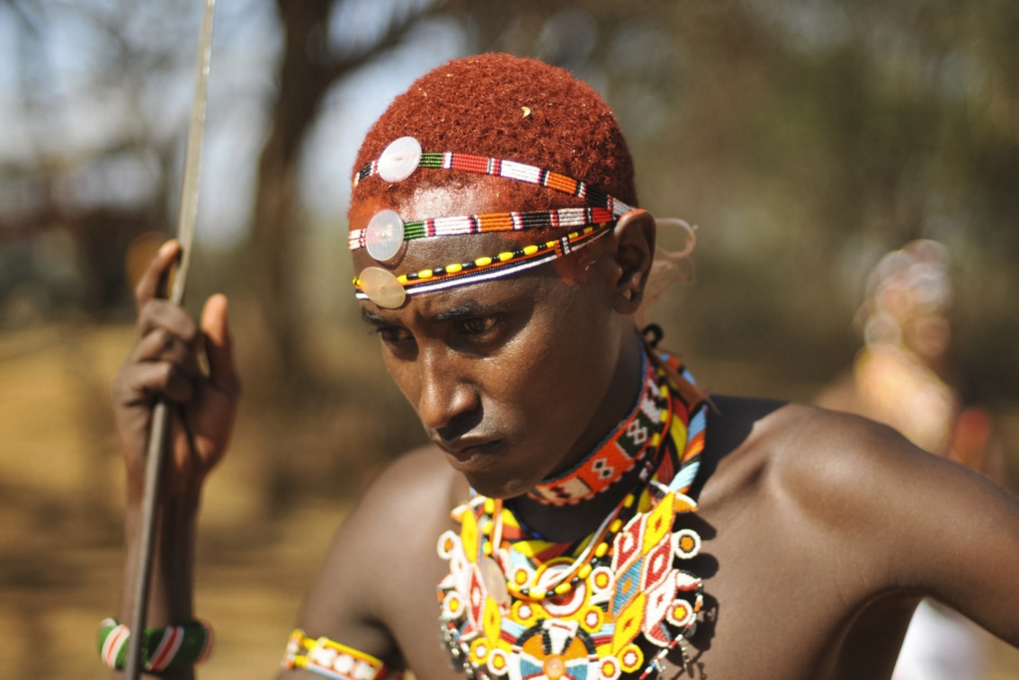 Ein junger Krieger des kenianischen Stammes der Samburu