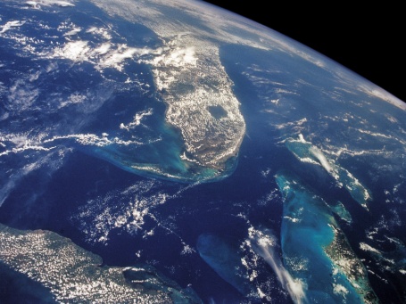 Blick aus dem Weltall auf die Küste vor Florida
