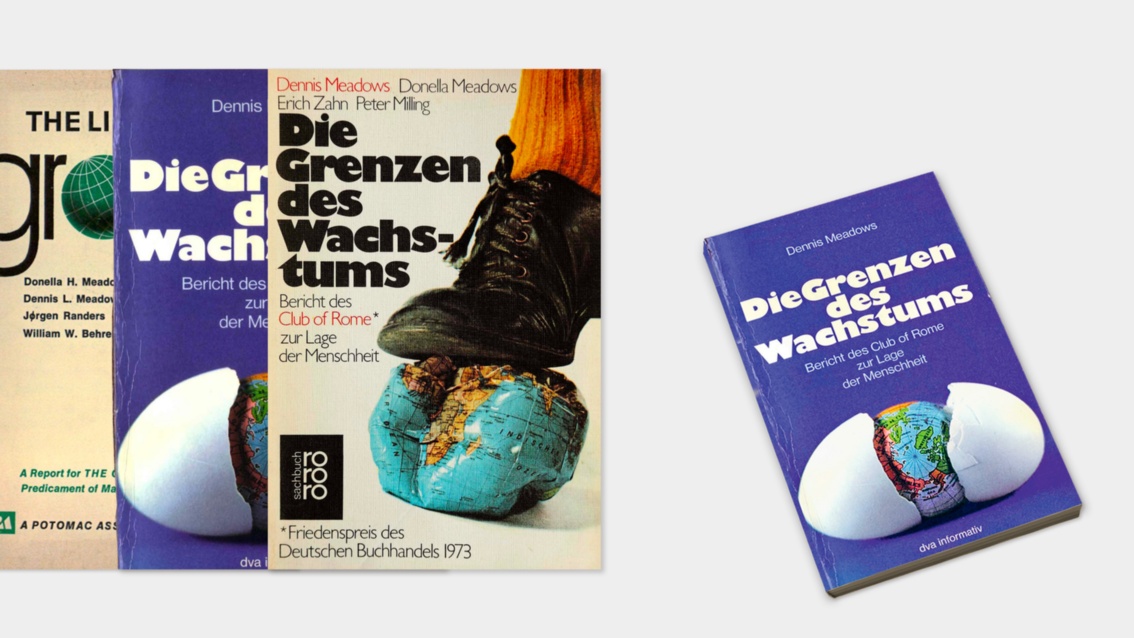In der linken Bildhälfte drei sich überlappende Buchcover, das vorderste erweist sich als die deutsche Taschenbuchausgabe der Studie «Grenzen des Wachstums». In der rechten Bildhälfte eine andere, mit einem blauen Cover versehene deutsche Ausgabe desselben Titels.
