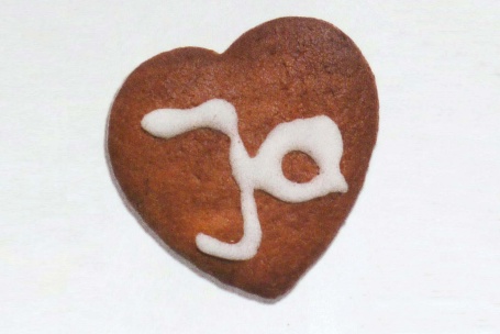 Lebkuchenherz mit Schriftzug «Ja» aus Zuckerguss