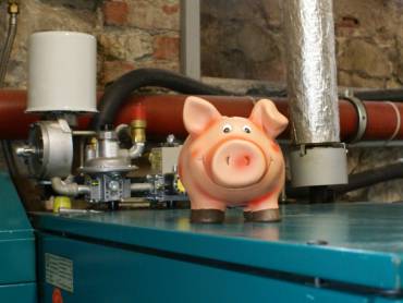 Sparschwein auf Heizungsanlage