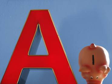 Sparschwein mit Buchstabe A