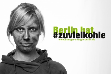 Portrait Luise Neumann-Cosel, BürgerEnergie Berlin, mit Kamagnen-Claim "Berlin hat zuviel Kohle"