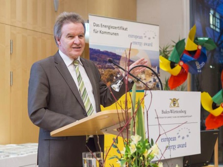Umweltminister Franz Untersteller bei der Verleihung des European Energy Awards in Sindelfingen