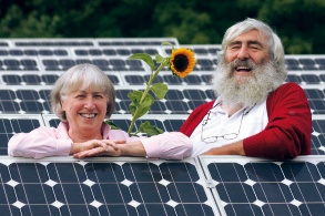Porträt von Ursula Sladek und Dr. Michael Sladek, Mitbegründer der Schönauer Energie-Initiativen