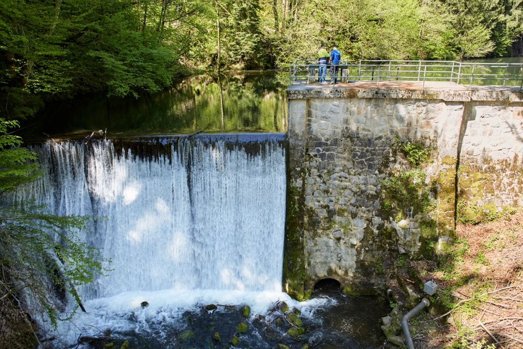 Die Staumauer des Wasserkraftwerks Köhlgartenwiese