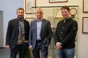 Gruppenfoto: Alexander Sladek, MdB Gerhard Zickenheiner, Kilian Topp (EWS-Regionalmanager)