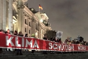 Klimaschützer vor Reichstag