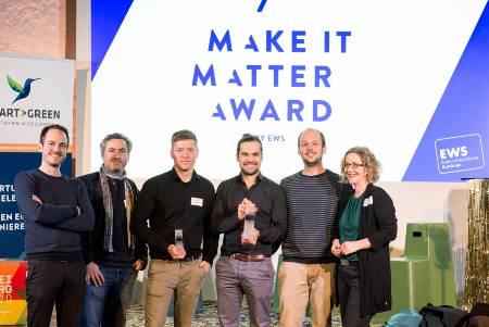 Die Preisträger und Preisgeber des MakeItMatter Awards auf der Bühne