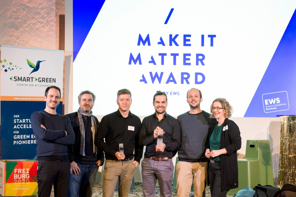 Die Preisträger und Preisgeber des MakeItMatter Awards auf der Bühne