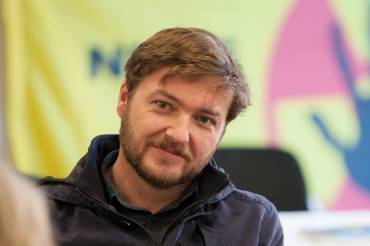 Sebastian Sladek, Vorstand der EWS, bei der Pressekonferenz zur Kampagne «Don’t nuke the climate»