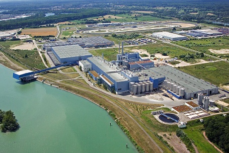 Luftbild der Papierfabrik Palm in Wörth, Biogaslieferant der EWS