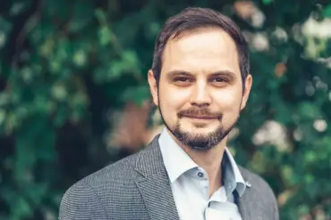 Portraitfoto von Julian Mutter