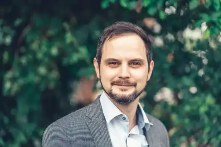 Portraitfoto von Julian Mutter, Solisar.Solar