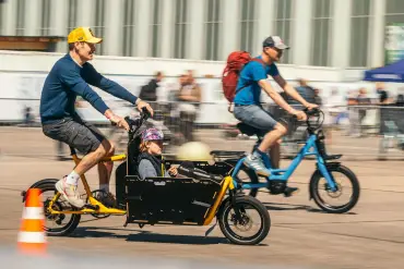 EWS-Stand mit Vertreterin