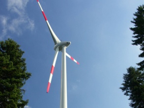 Aufbauarbeiten an Windkraftanlage bei Gersbach