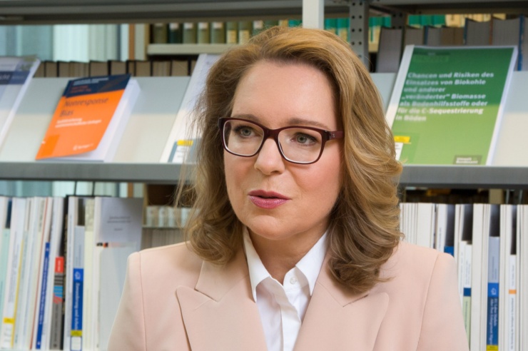 Energieökonomin Claudia Kemfert im Gespräch mit Benjamin von Brackel