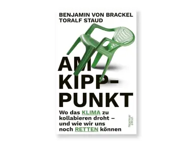 Auf dem Buchcover von „Am Kipppunkt“ ist ein grüner Gartenstuhl abgebildet, der droht umzufallen.