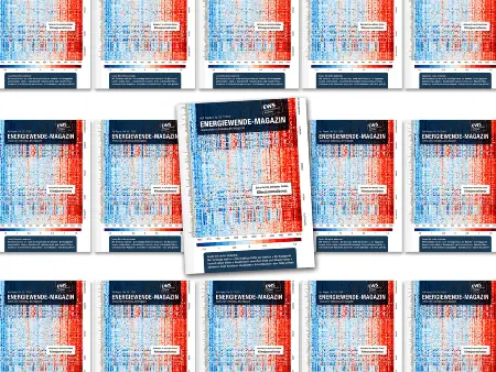 Auf einer weißen Fläche liegen 20 Printmagazine, in Reihen angeordnet.